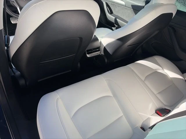 2021 Tesla Model 3 Performance - Image 15 of 21