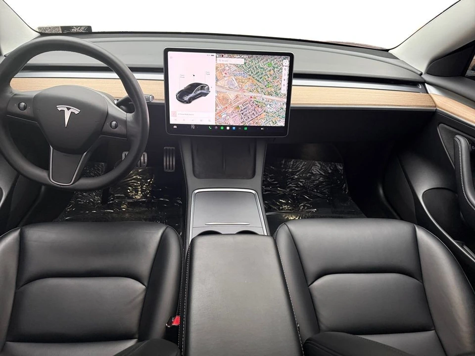 2021 Tesla Model 3 Performance - Image 15 of 21