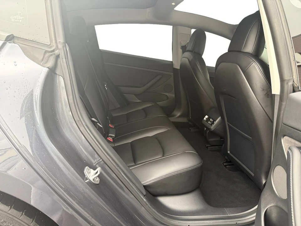 2021 Tesla Model 3 Performance - Image 20 of 21