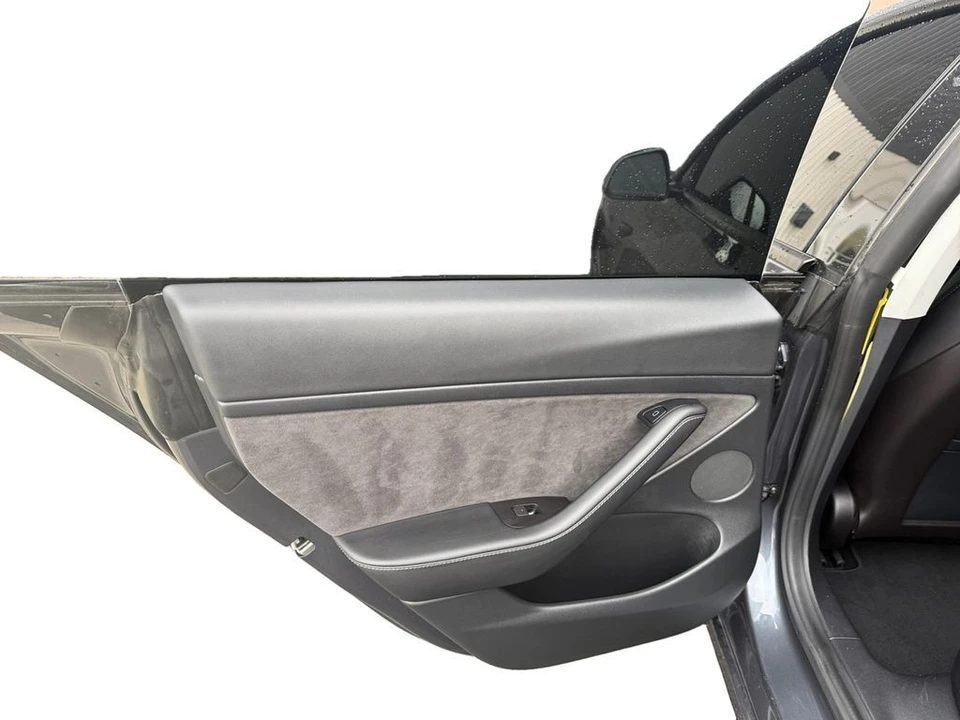 2021 Tesla Model 3 Performance - Image 14 of 21