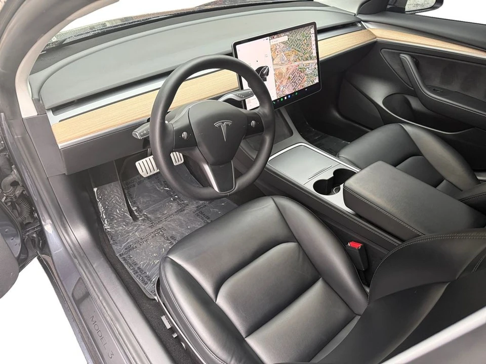 2021 Tesla Model 3 Performance - Image 12 of 21