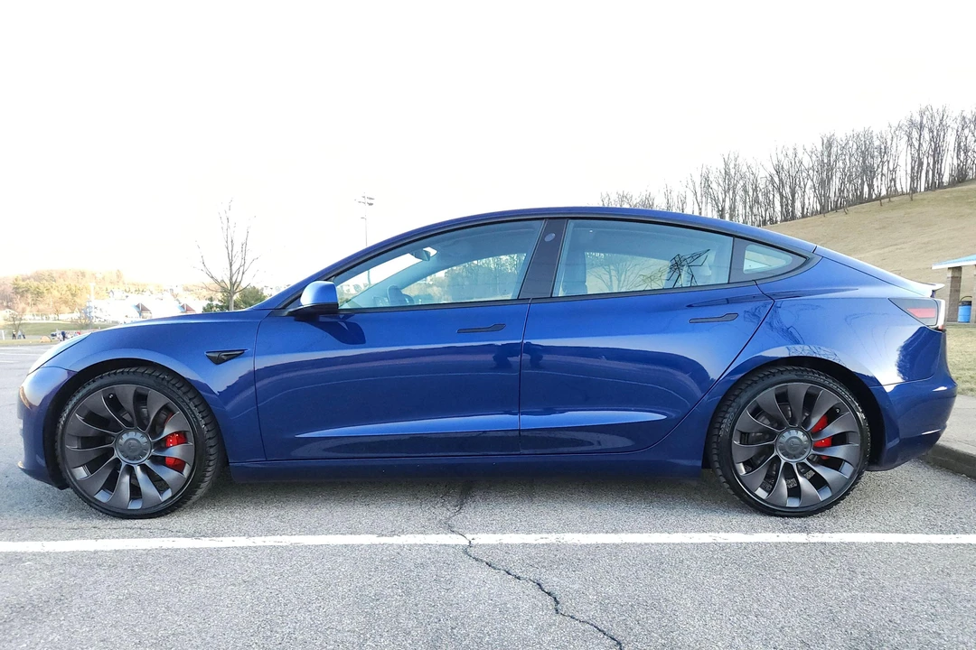 2021 Tesla Model 3 Performance - Image 3 of 31