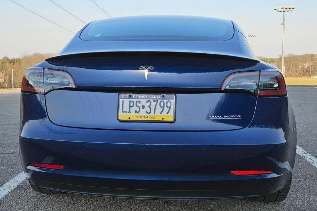 2021 Tesla Model 3 Performance - Image 5 of 31