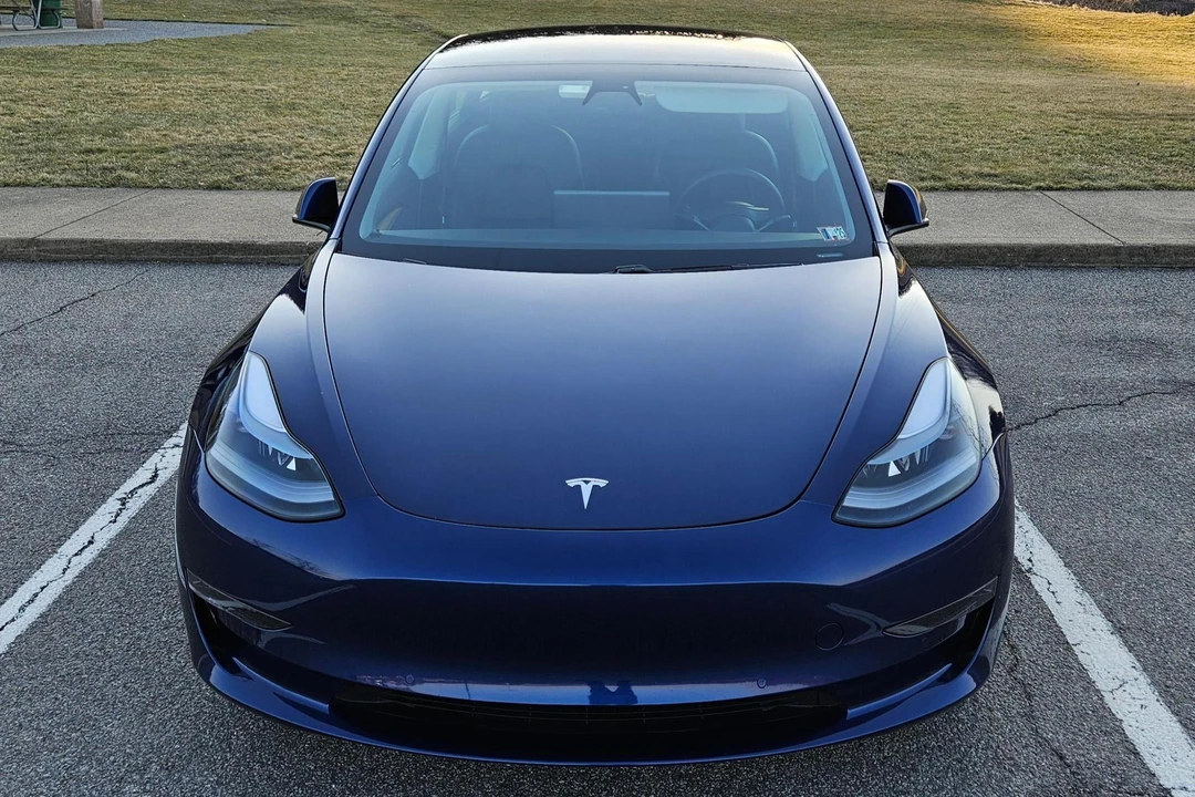2021 Tesla Model 3 Performance - Image 2 of 31