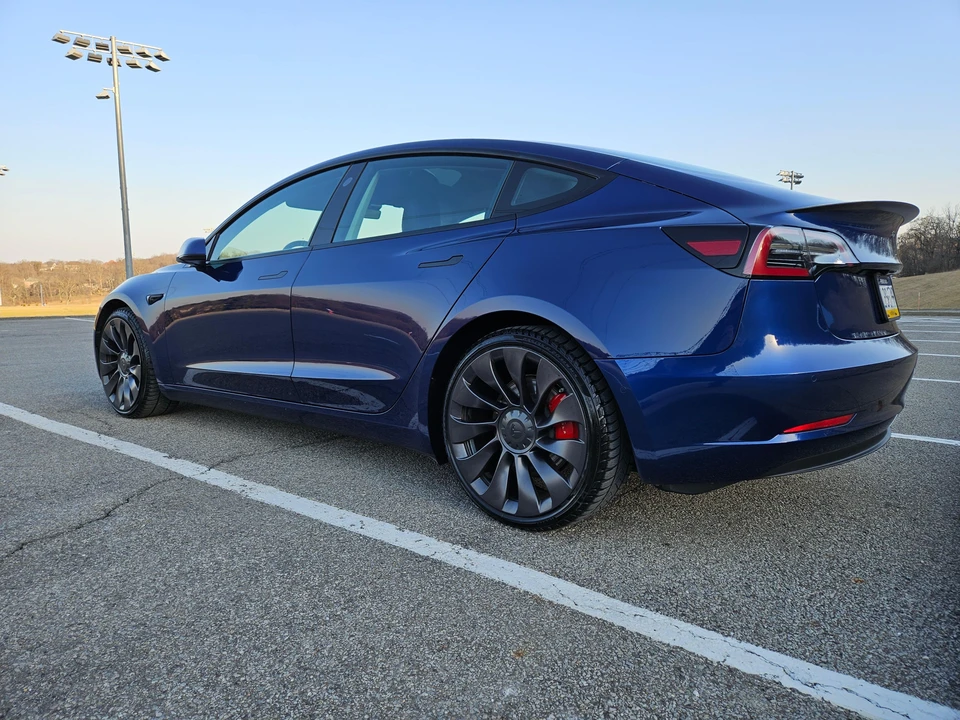 2021 Tesla Model 3 Performance - Image 16 of 31