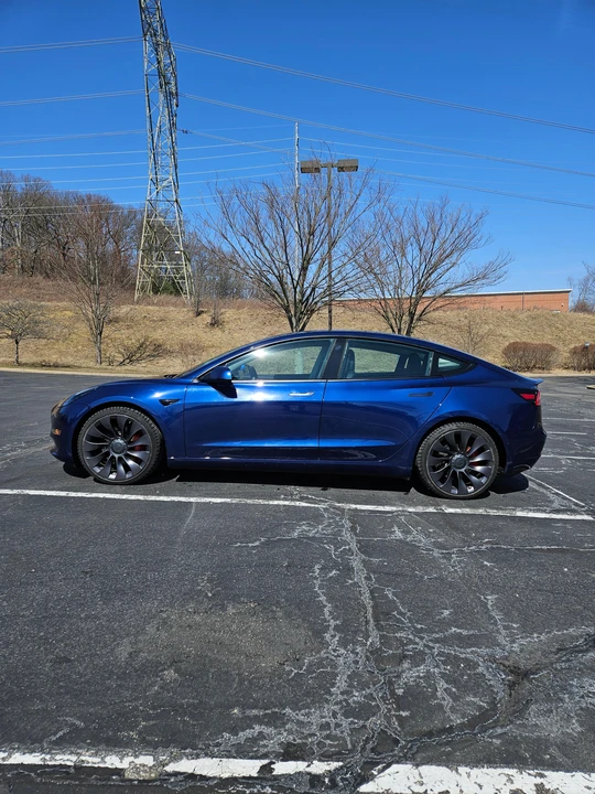 2021 Tesla Model 3 Performance - Image 14 of 31