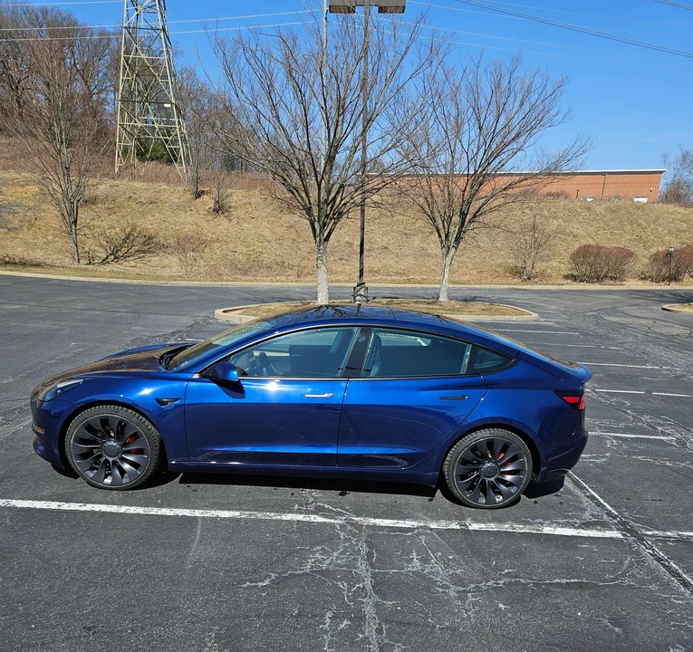 2021 Tesla Model 3 Performance - Image 13 of 31
