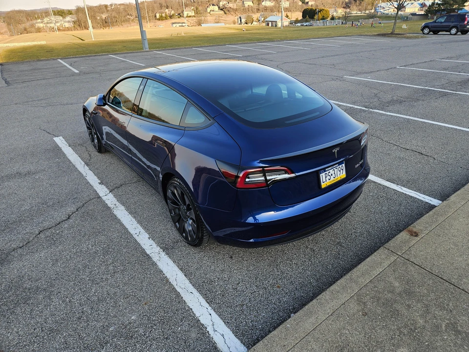 2021 Tesla Model 3 Performance - Image 19 of 31