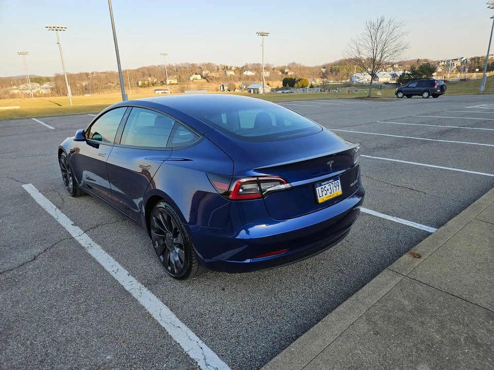 2021 Tesla Model 3 Performance - Image 18 of 31