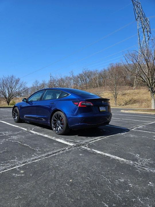 2021 Tesla Model 3 Performance - Image 17 of 31