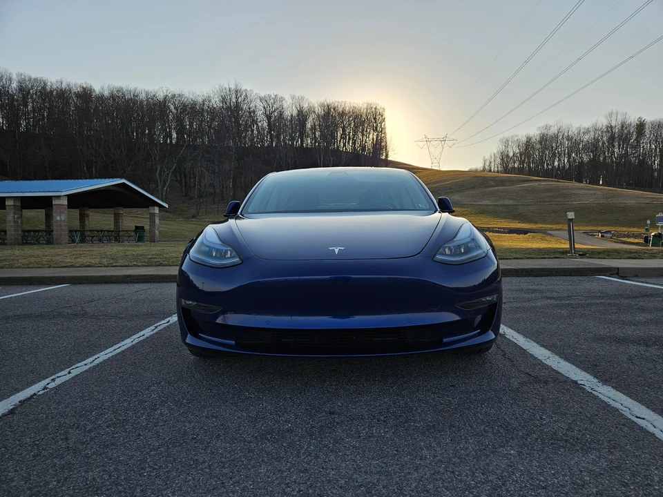 2021 Tesla Model 3 Performance - Image 9 of 31