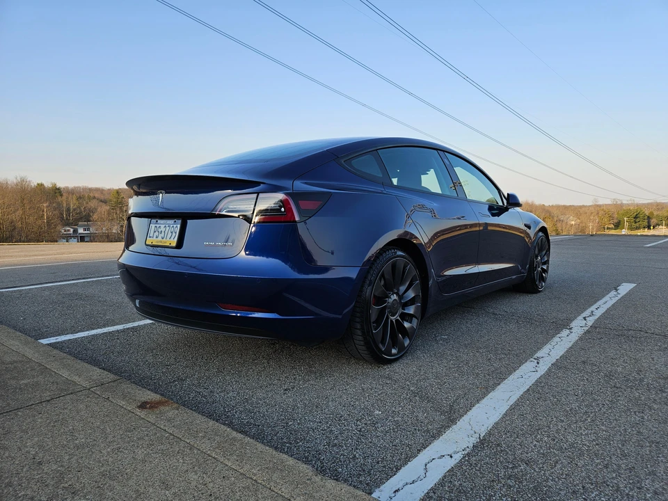 2021 Tesla Model 3 Performance - Image 25 of 31