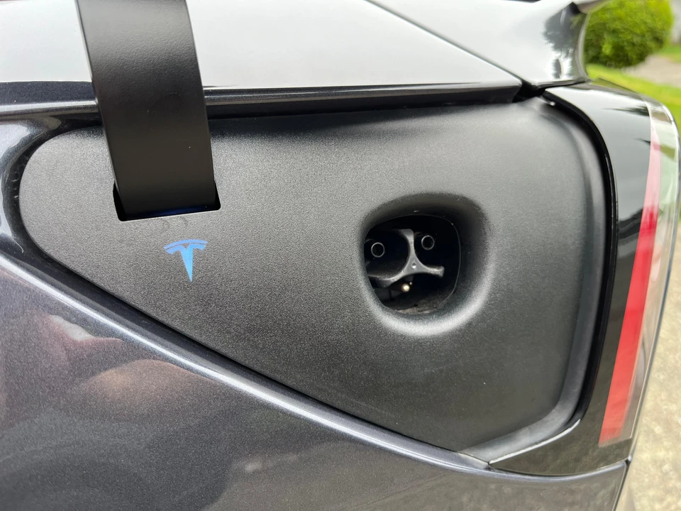 2021 Tesla Model 3 Performance - Image 23 of 31