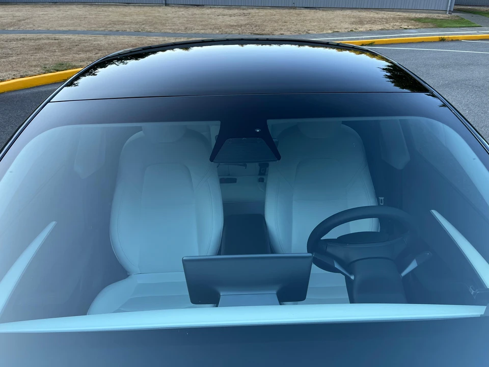 2021 Tesla Model 3 Performance - Image 24 of 31