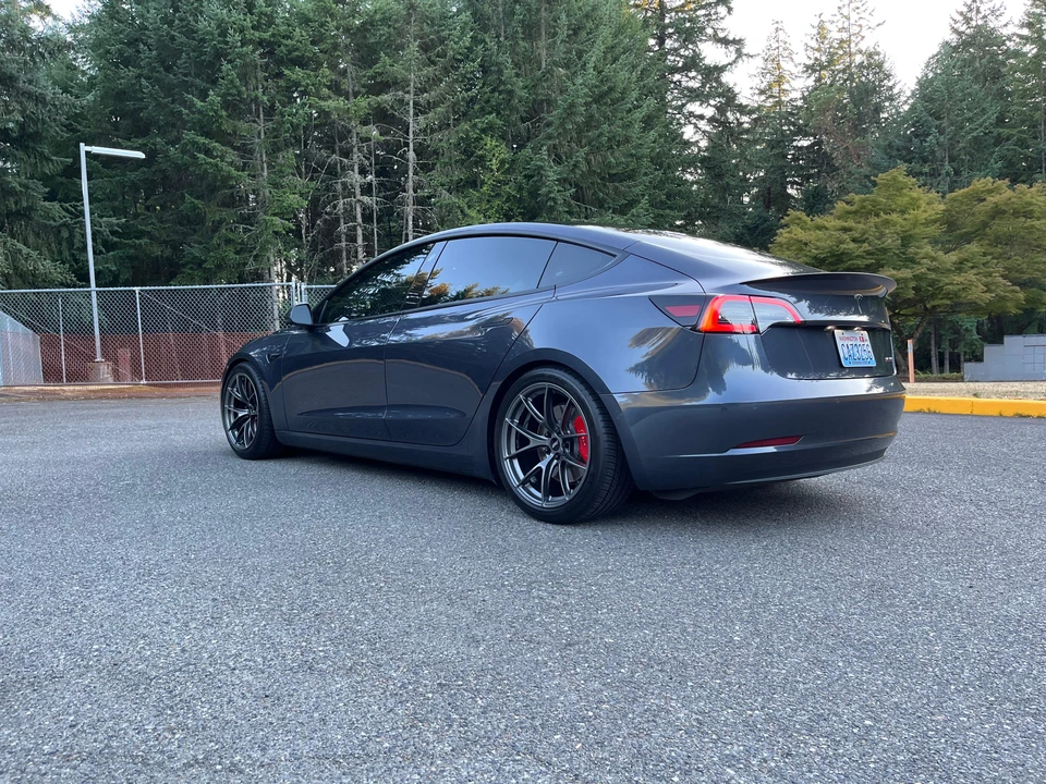 2021 Tesla Model 3 Performance - Image 13 of 31