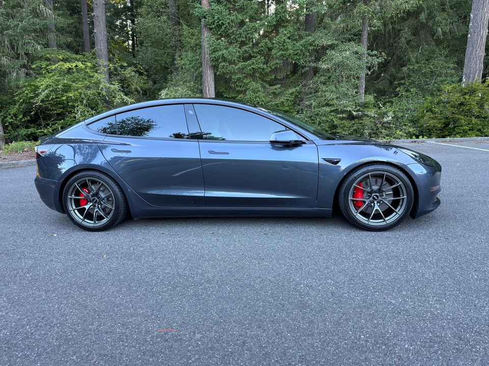 2021 Tesla Model 3 Performance - Image 17 of 31