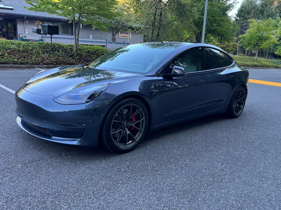 2021 Tesla Model 3 Performance - Image 10 of 31