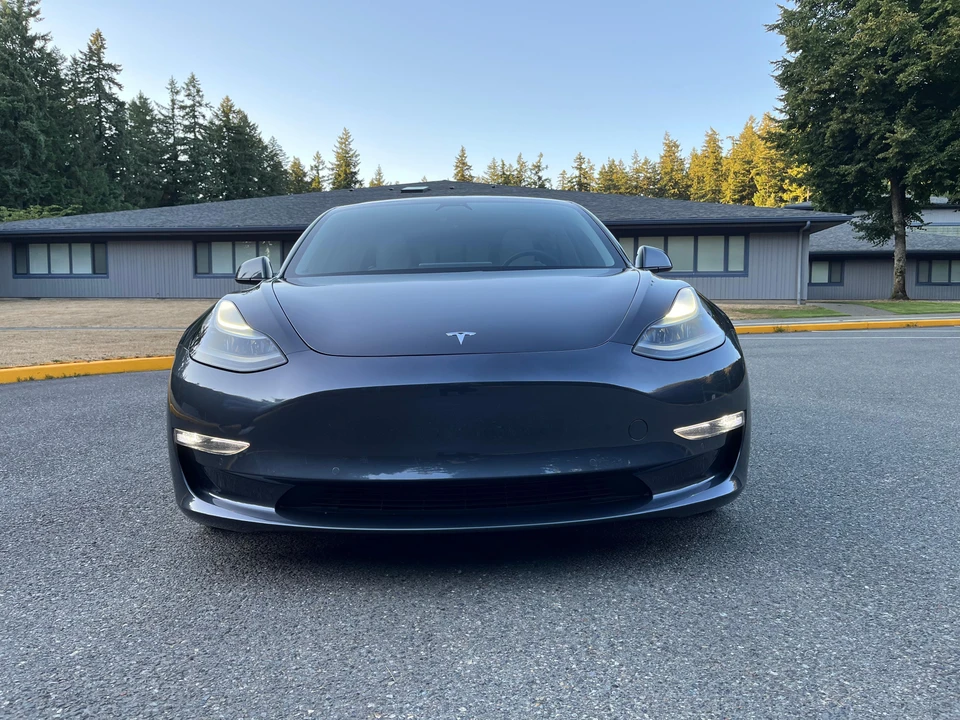 2021 Tesla Model 3 Performance - Image 6 of 31