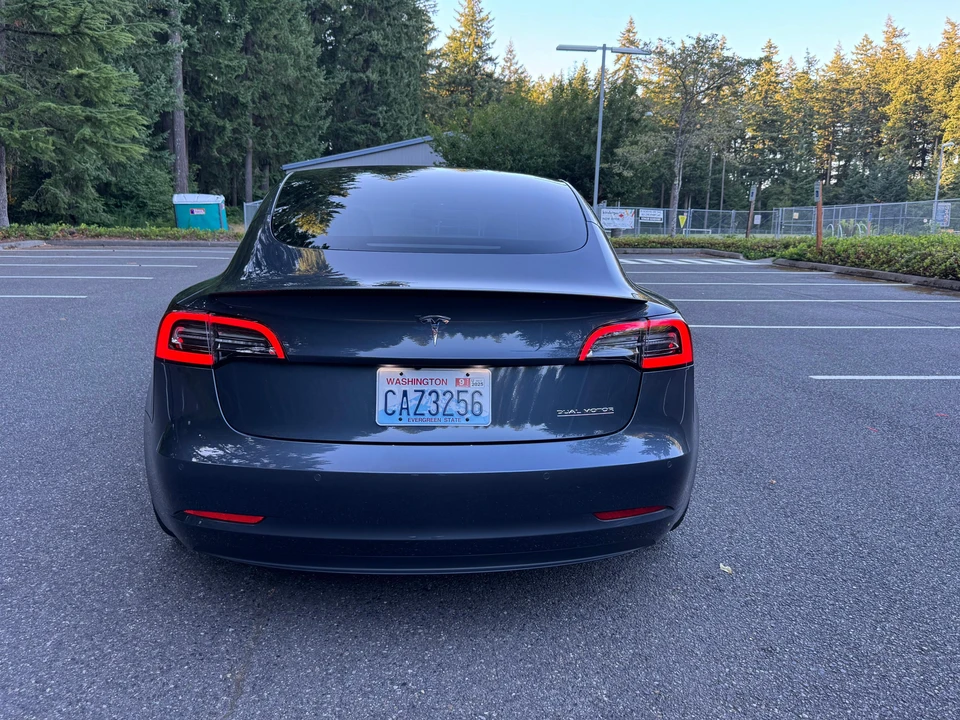 2021 Tesla Model 3 Performance - Image 14 of 31