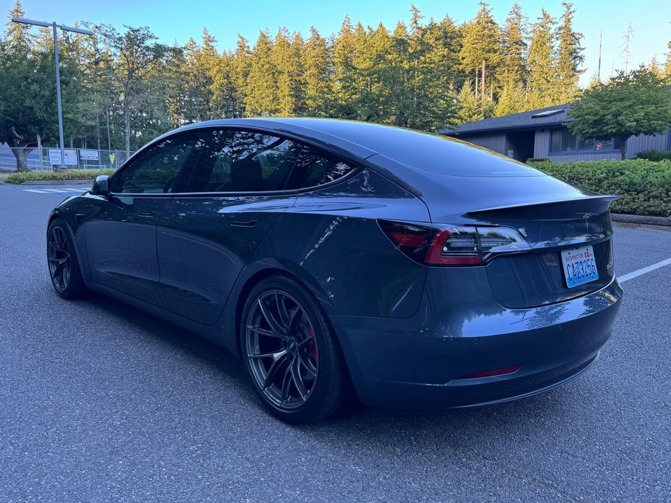 2021 Tesla Model 3 Performance - Image 12 of 31