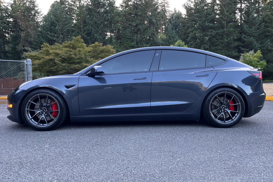 2021 Tesla Model 3 Performance - Image 3 of 31