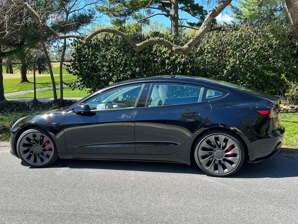 2021 Tesla Model 3 Performance - Image 10 of 31