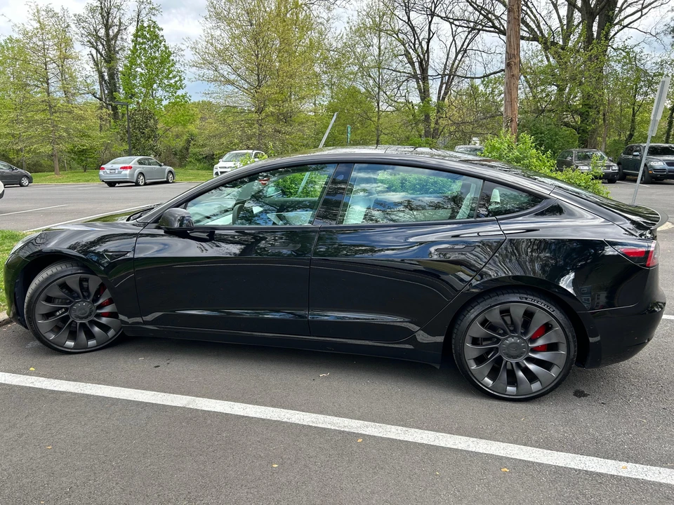 2021 Tesla Model 3 Performance - Image 9 of 31