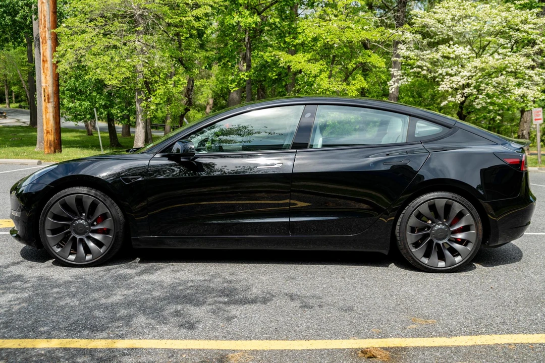 2021 Tesla Model 3 Performance - Image 3 of 31