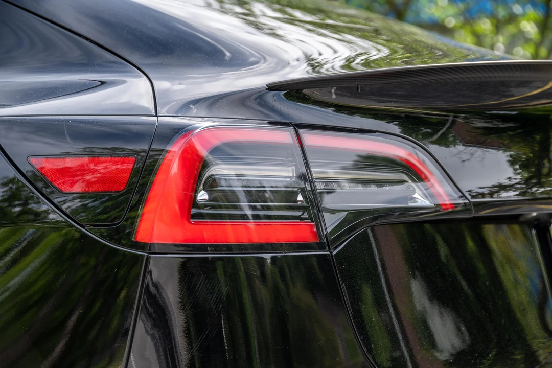 2021 Tesla Model 3 Performance - Image 30 of 31