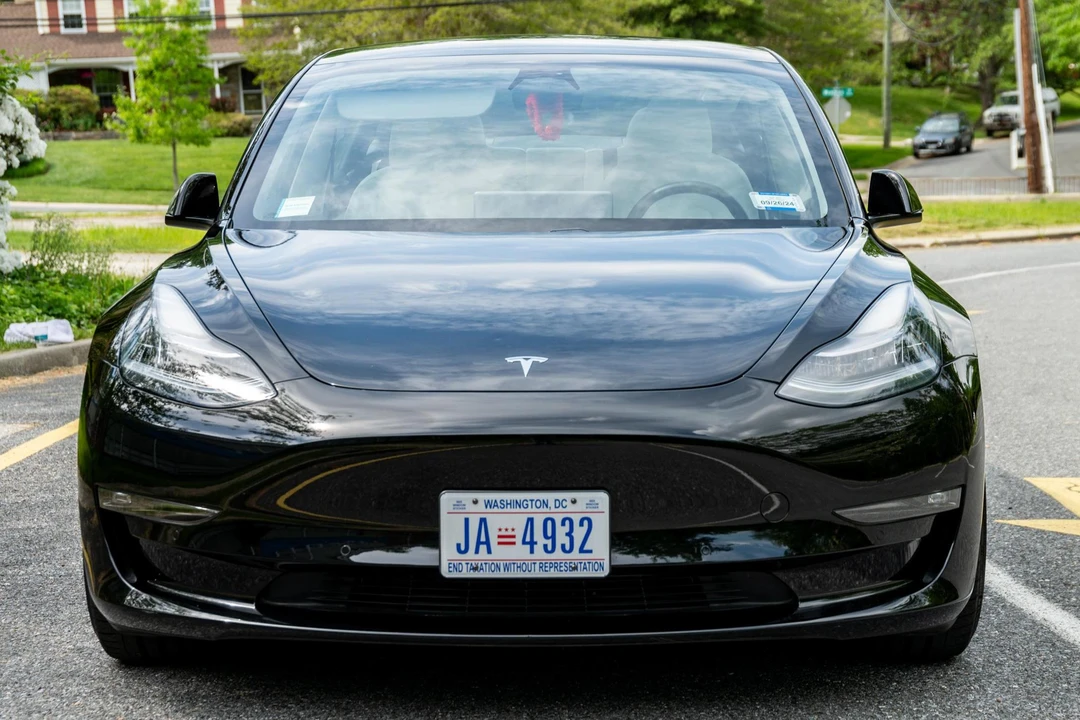 2021 Tesla Model 3 Performance - Image 2 of 31