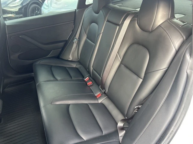 2021 Tesla Model 3 Performance - Image 16 of 21