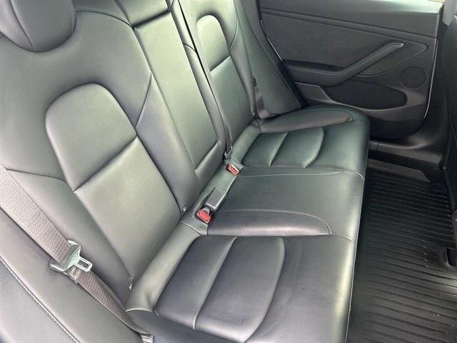 2021 Tesla Model 3 Performance - Image 20 of 21