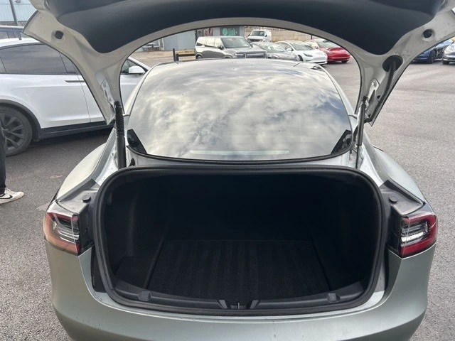 2021 Tesla Model 3 Performance - Image 17 of 21