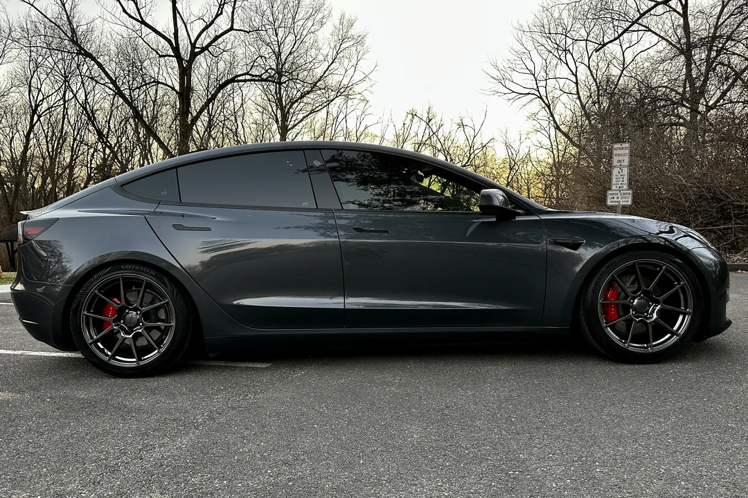 2021 Tesla Model 3 Performance - Image 13 of 31
