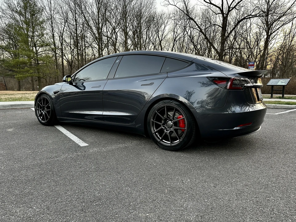 2021 Tesla Model 3 Performance - Image 10 of 31