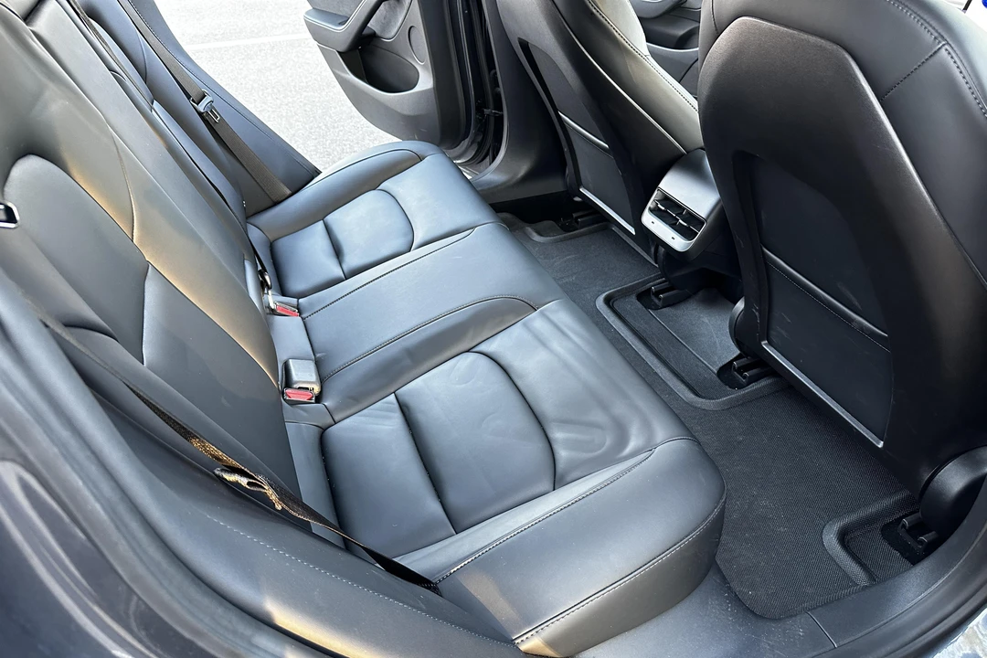 2021 Tesla Model 3 Performance - Image 26 of 31