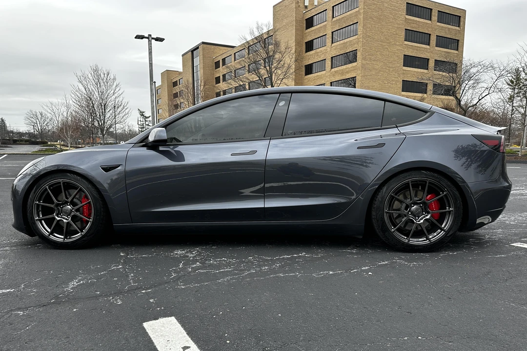 2021 Tesla Model 3 Performance - Image 3 of 31
