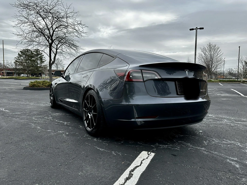 2021 Tesla Model 3 Performance - Image 11 of 31