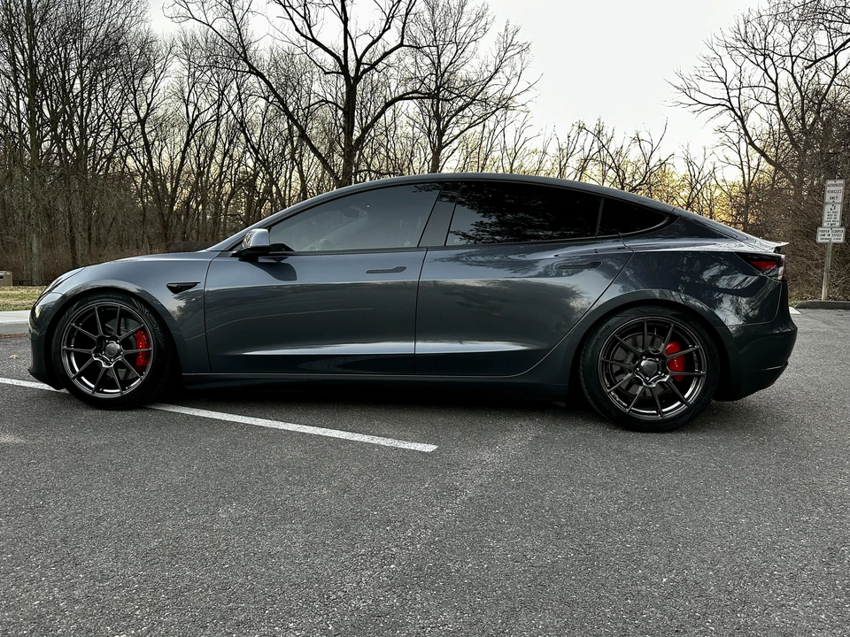 2021 Tesla Model 3 Performance - Image 9 of 31