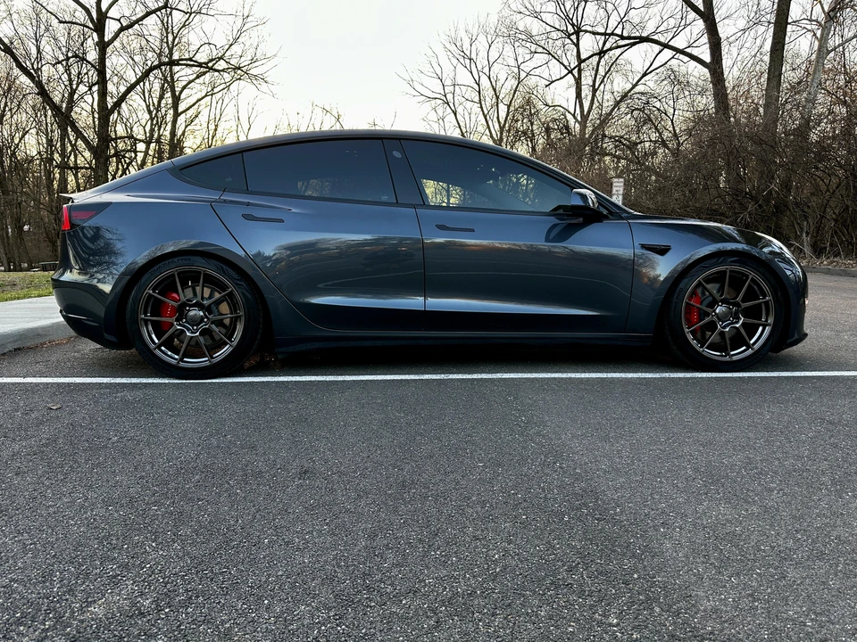 2021 Tesla Model 3 Performance - Image 12 of 31