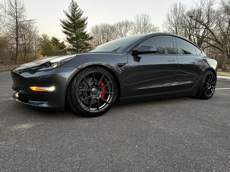 2021 Tesla Model 3 Performance - Image 8 of 31