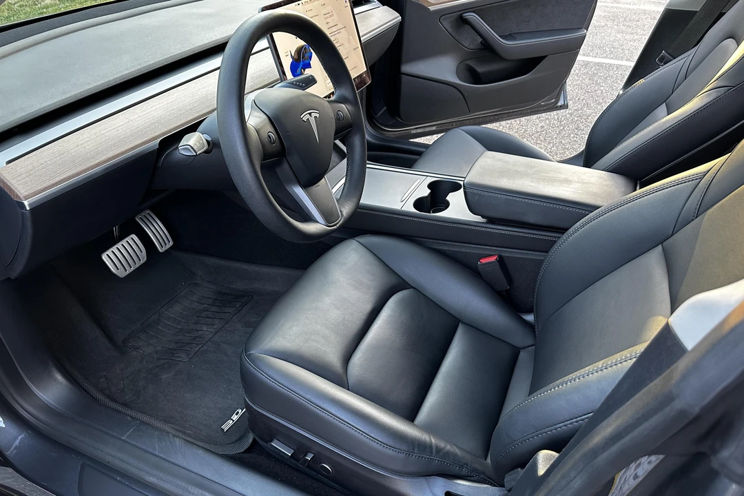 2021 Tesla Model 3 Performance - Image 25 of 31