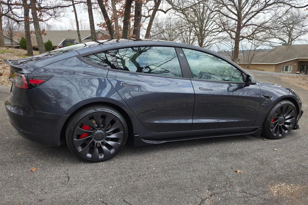 2021 Tesla Model 3 Performance - Image 3 of 31