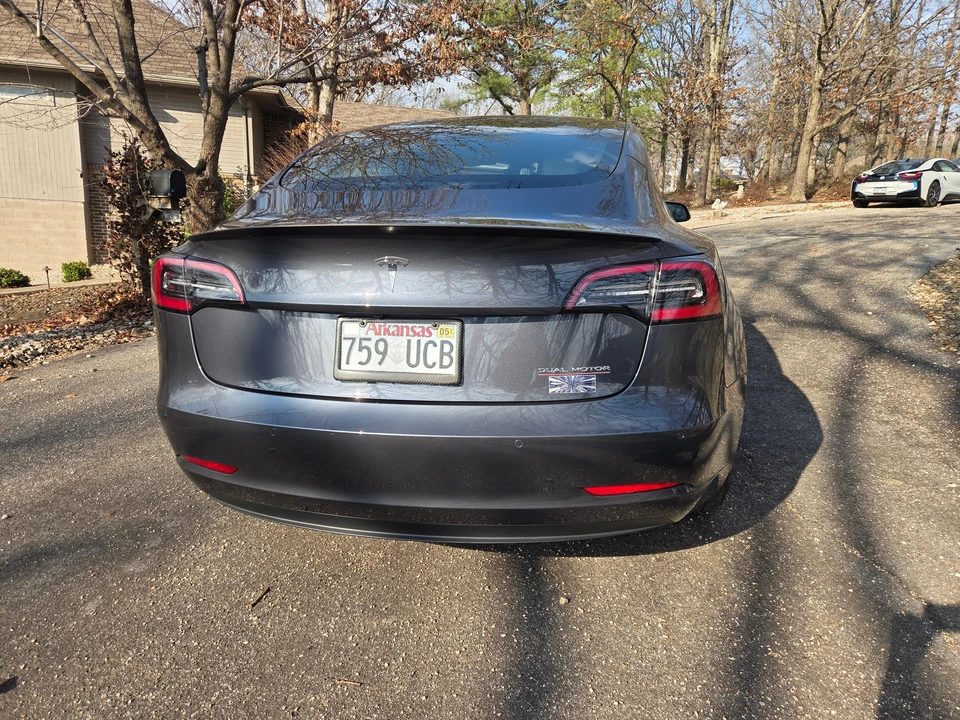 2021 Tesla Model 3 Performance - Image 11 of 31