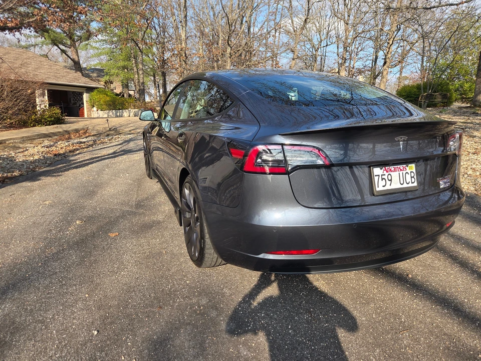 2021 Tesla Model 3 Performance - Image 9 of 31