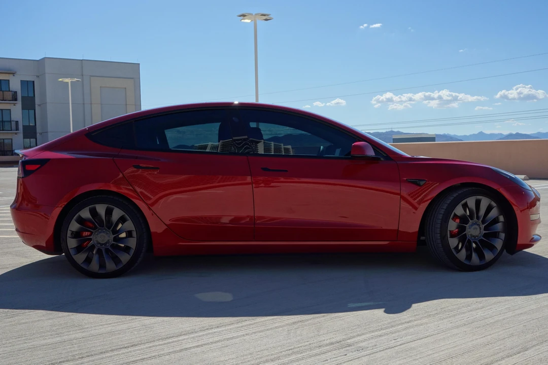 2021 Tesla Model 3 Performance - Image 3 of 31