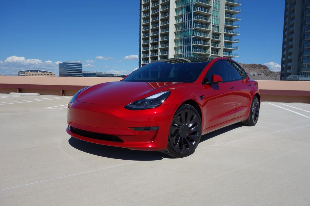 2021 Tesla Model 3 Performance - Image 17 of 31