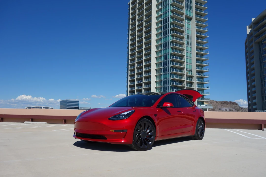 2021 Tesla Model 3 Performance - Image 15 of 31
