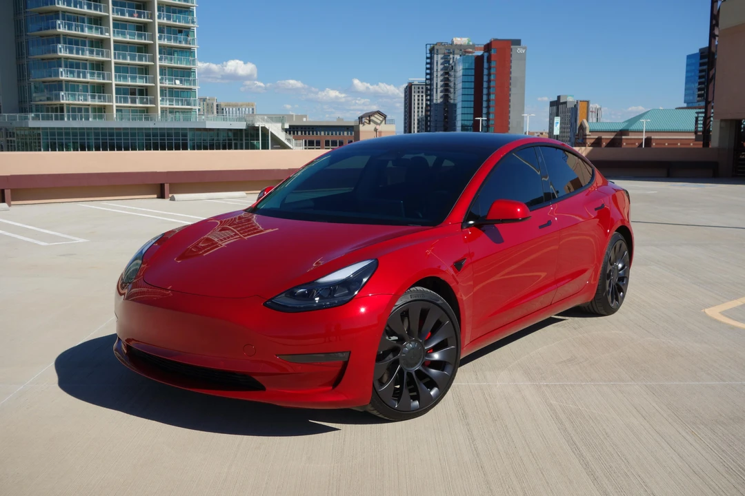 2021 Tesla Model 3 Performance - Image 13 of 31