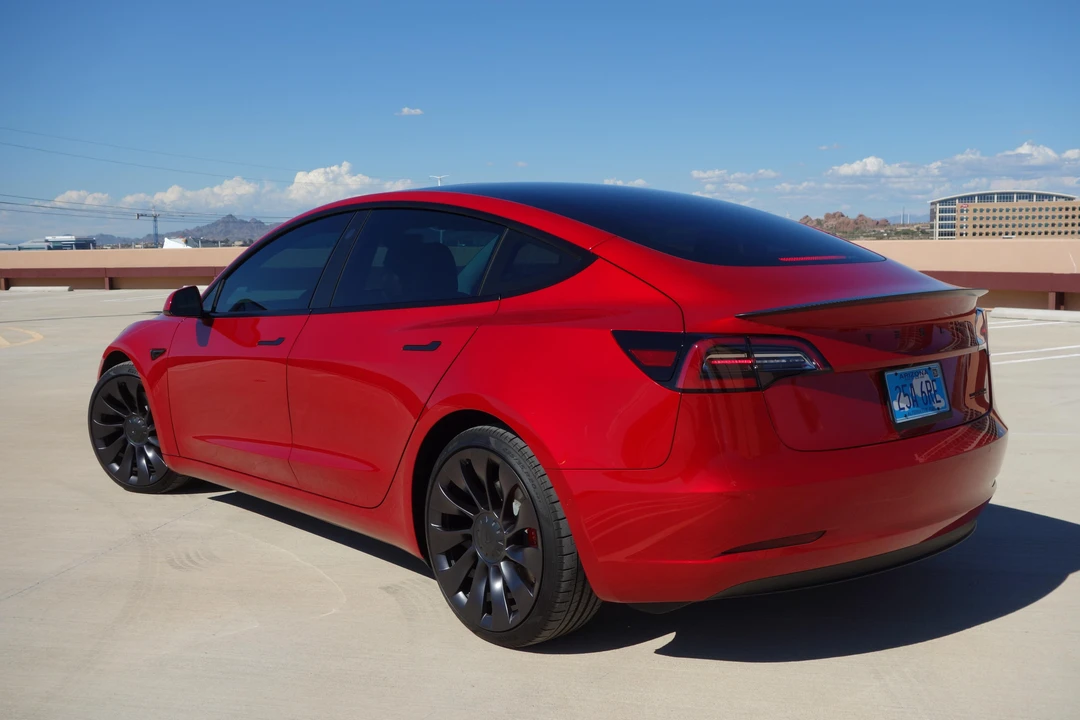 2021 Tesla Model 3 Performance - Image 20 of 31